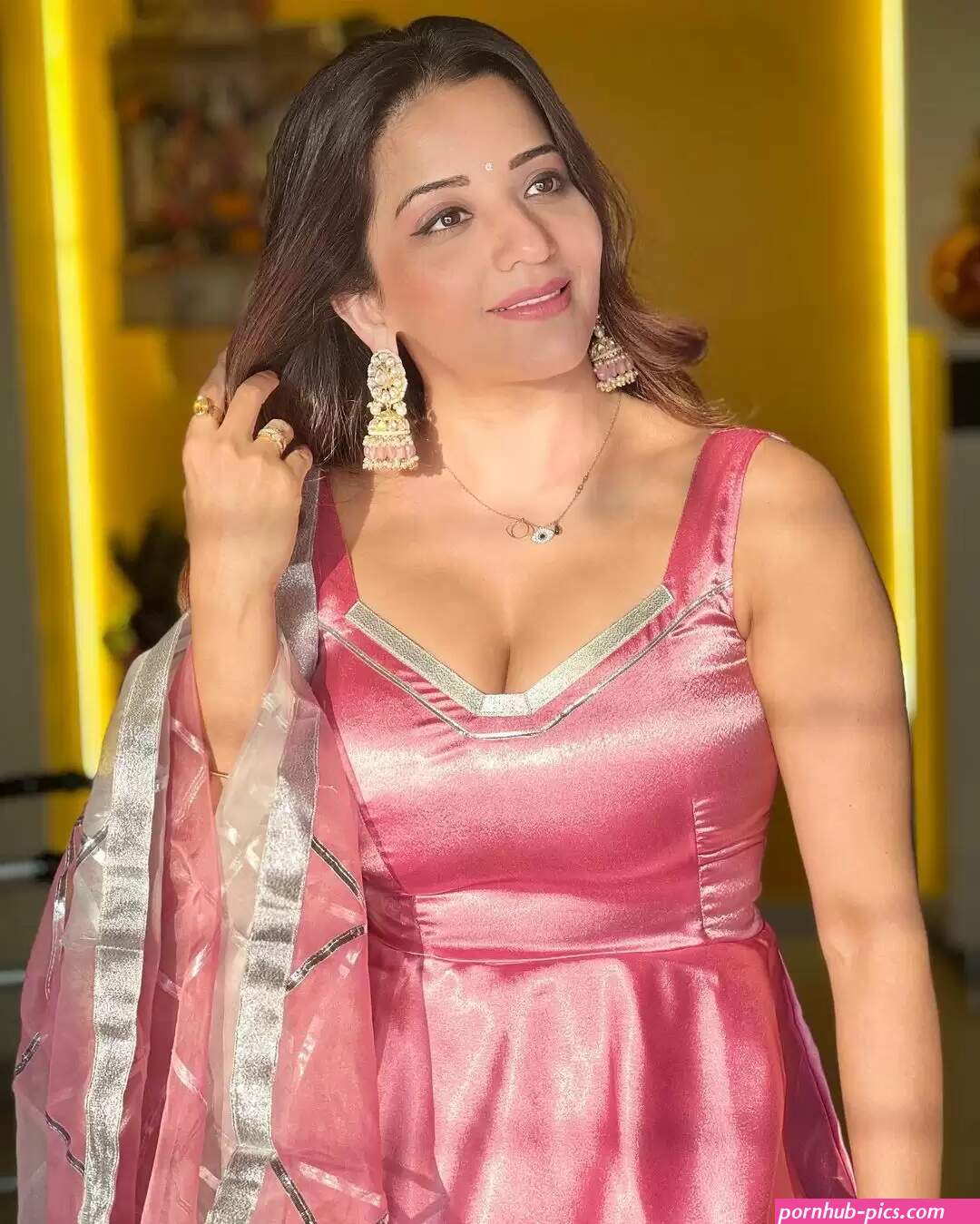 hot arampit bahu image