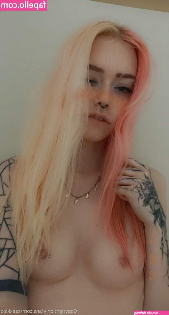 saekkico nude