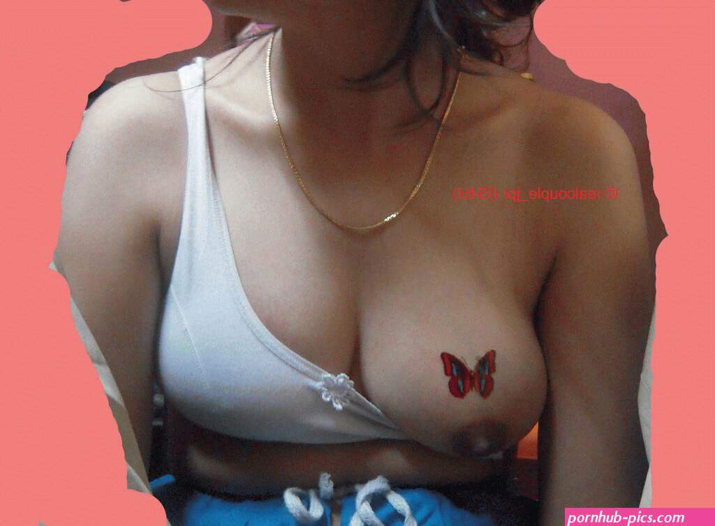 indian girl show nipple