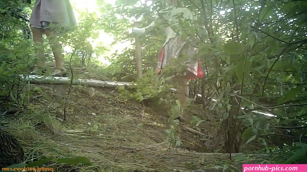 pee jungle undress