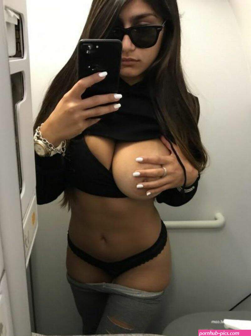 mia khalifa new nude 2021