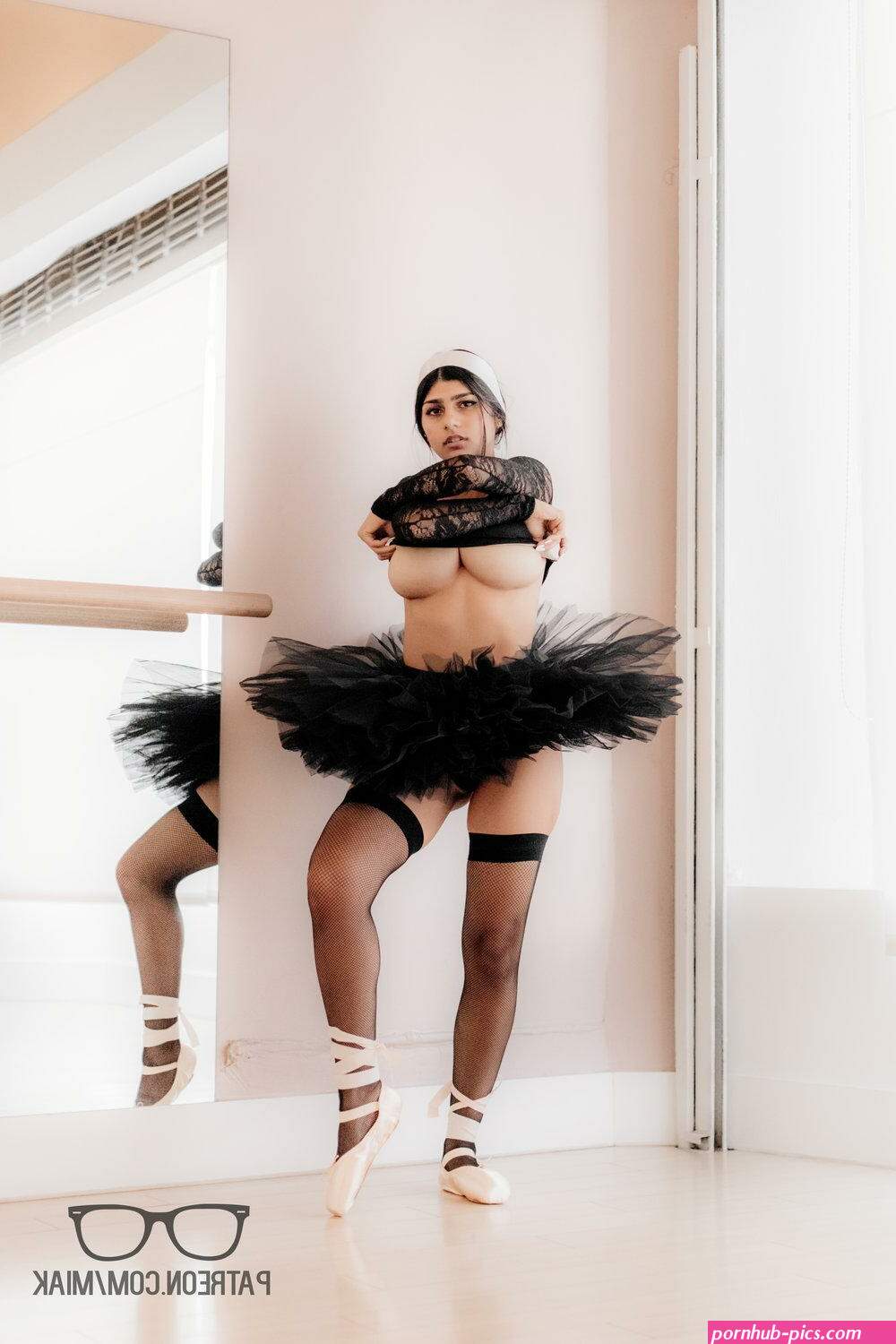 mia khalifa new nude 2021