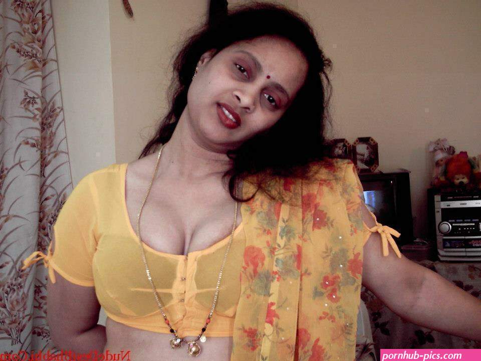 saree bhabi big boobs blouse pic