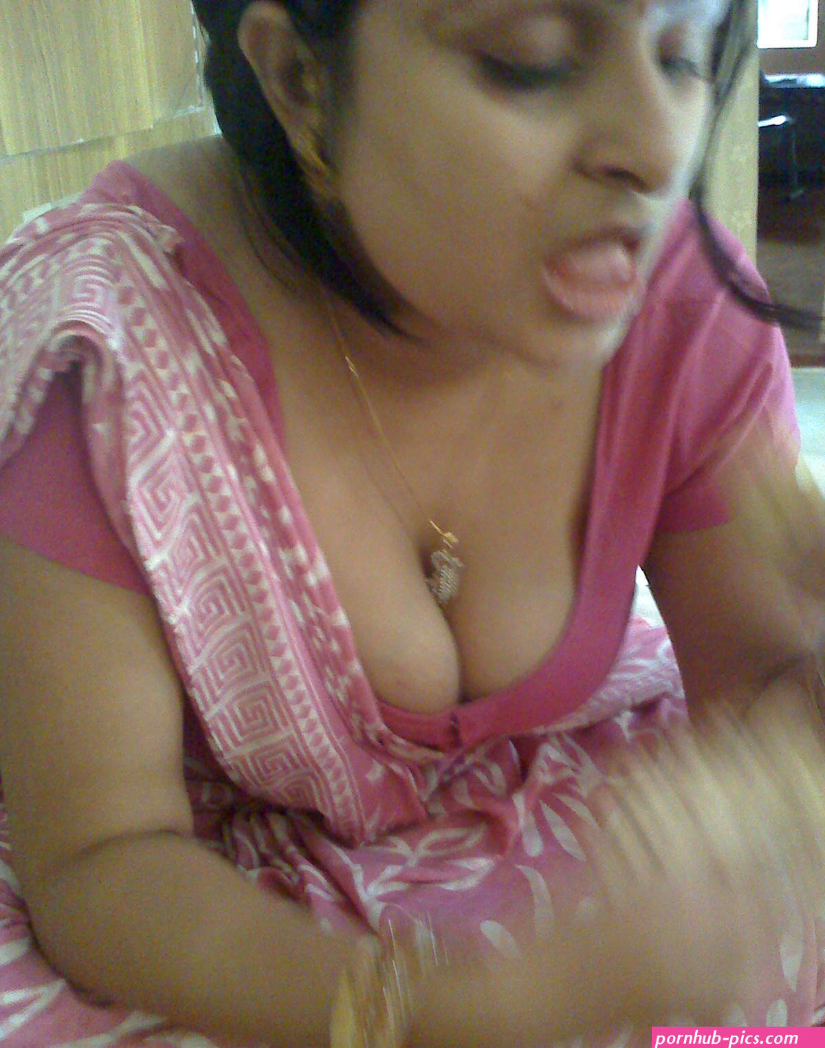 saree bhabi big boobs blouse pic