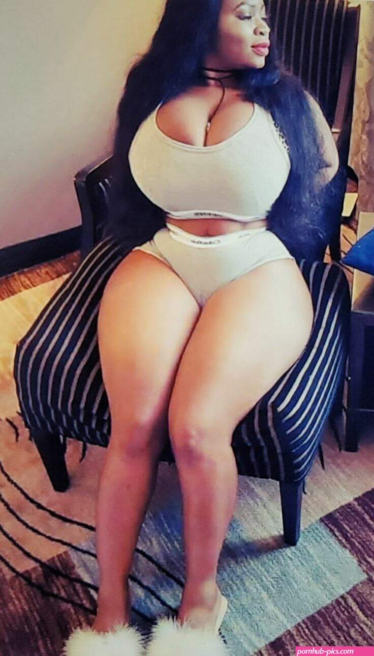 ebony sexy boob big