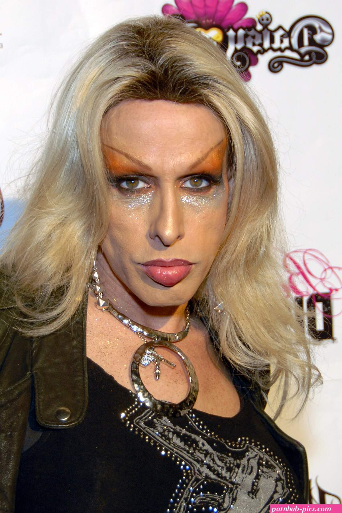 2 tranny sex mini girl sex