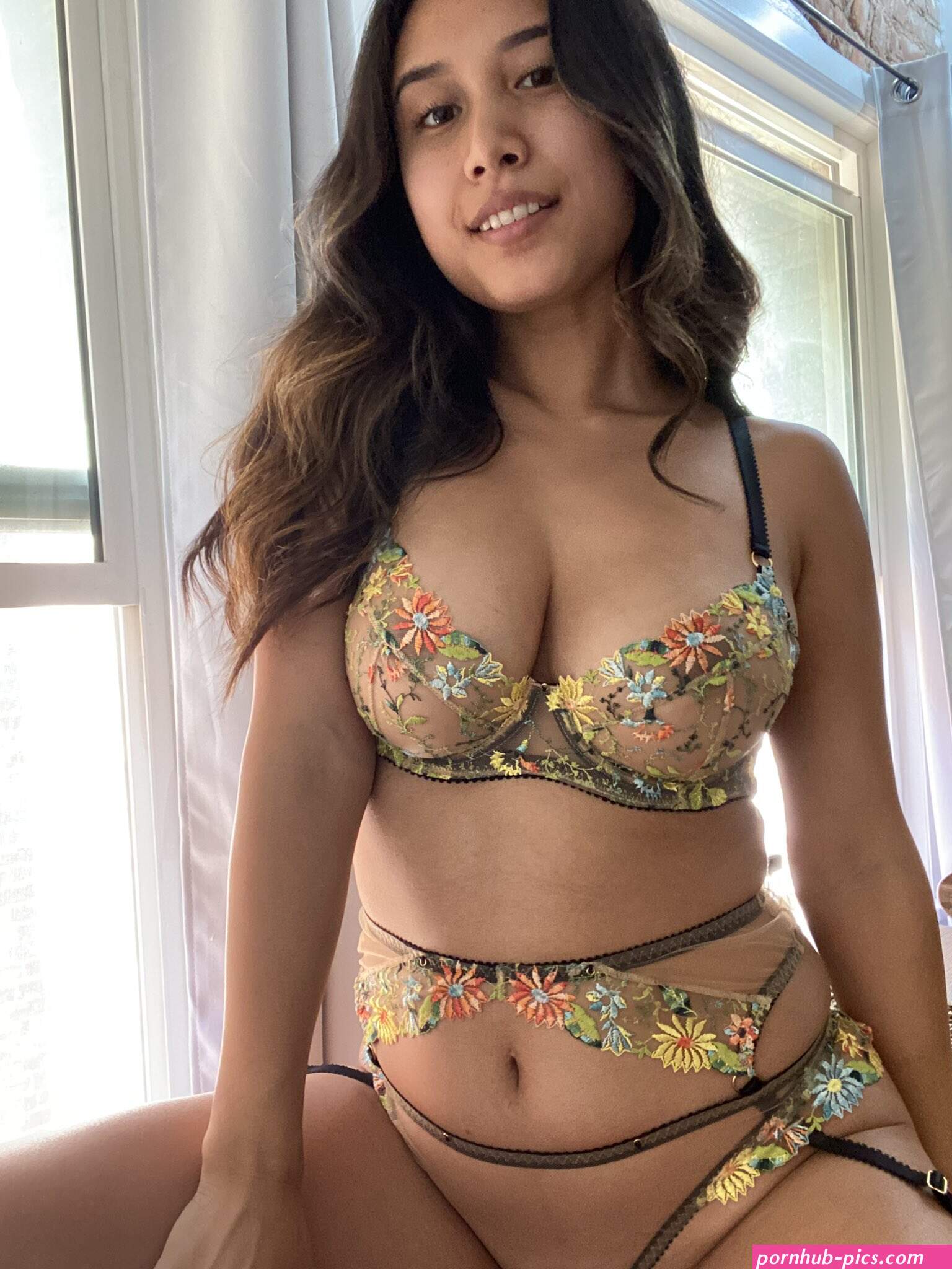 isla summer nude pic