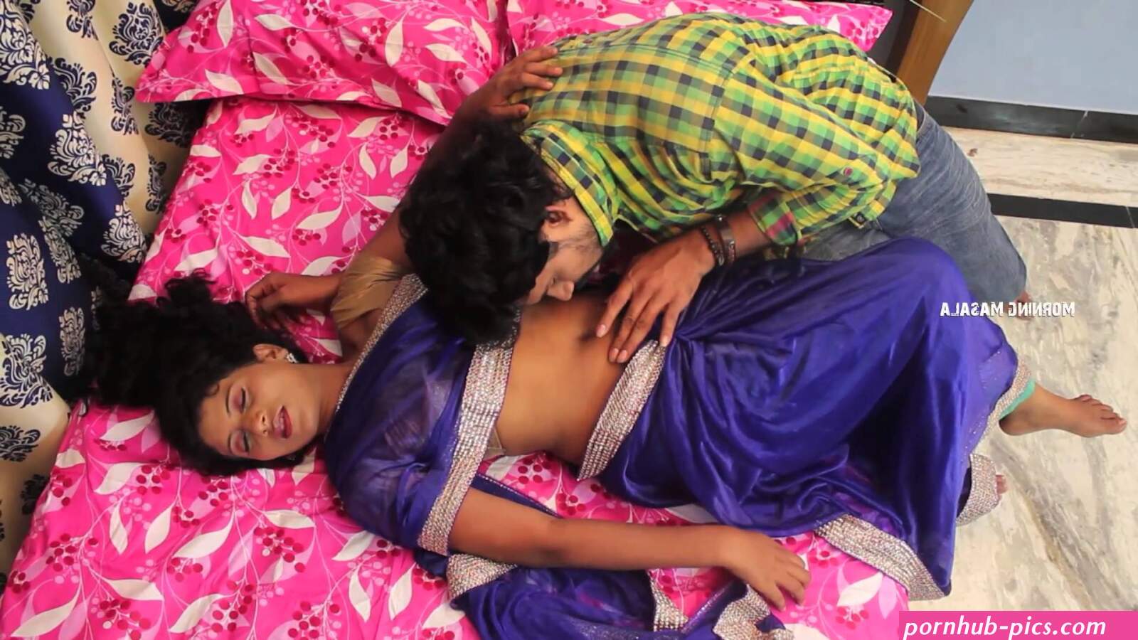 saree escort service nipple images