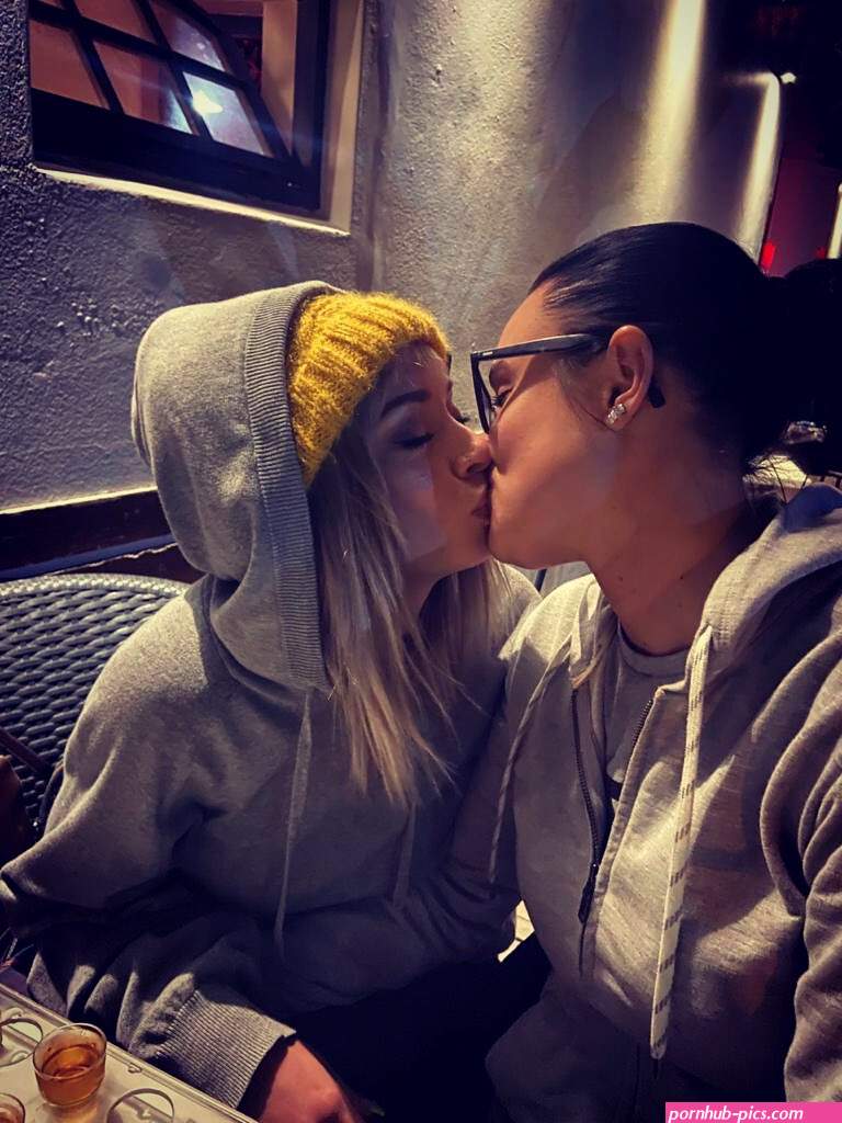 lesbian onlyfans