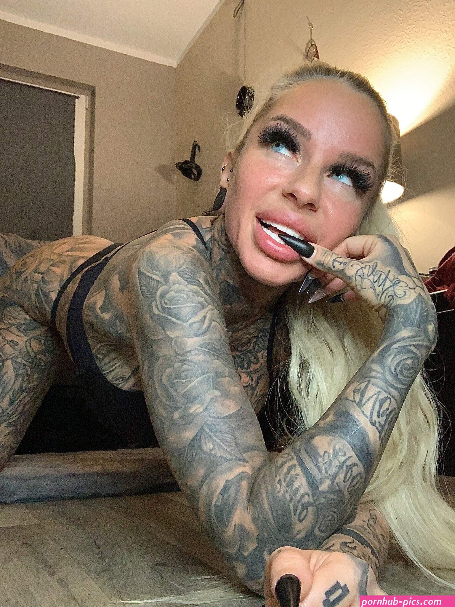 lesbian onlyfans