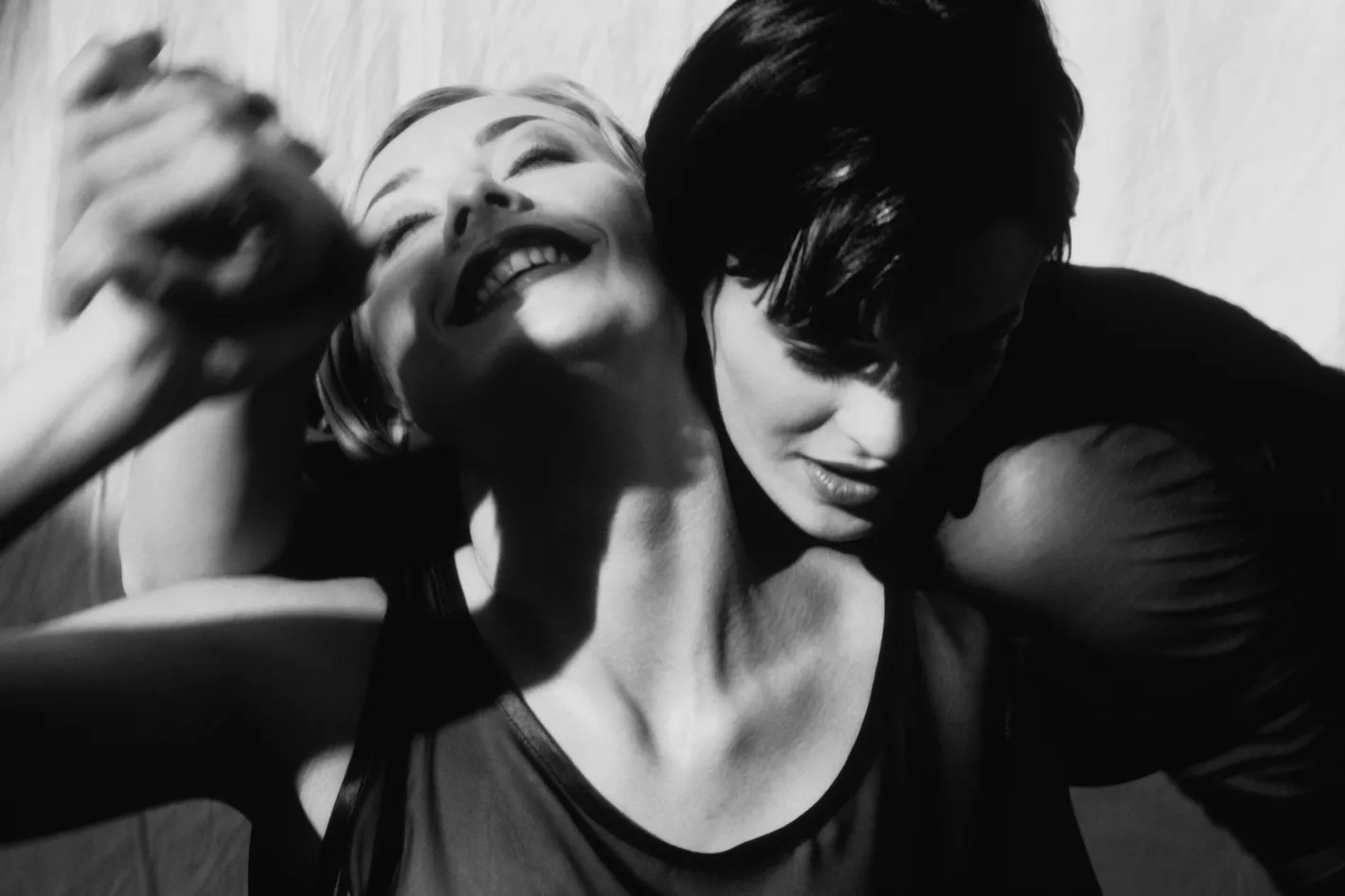 lesbian woman seduces sleeping straigt woman red tube