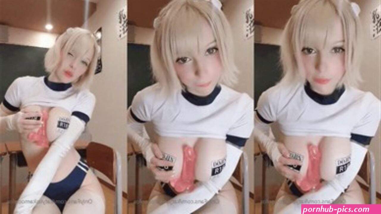 brandyrenee19 riding a dildo