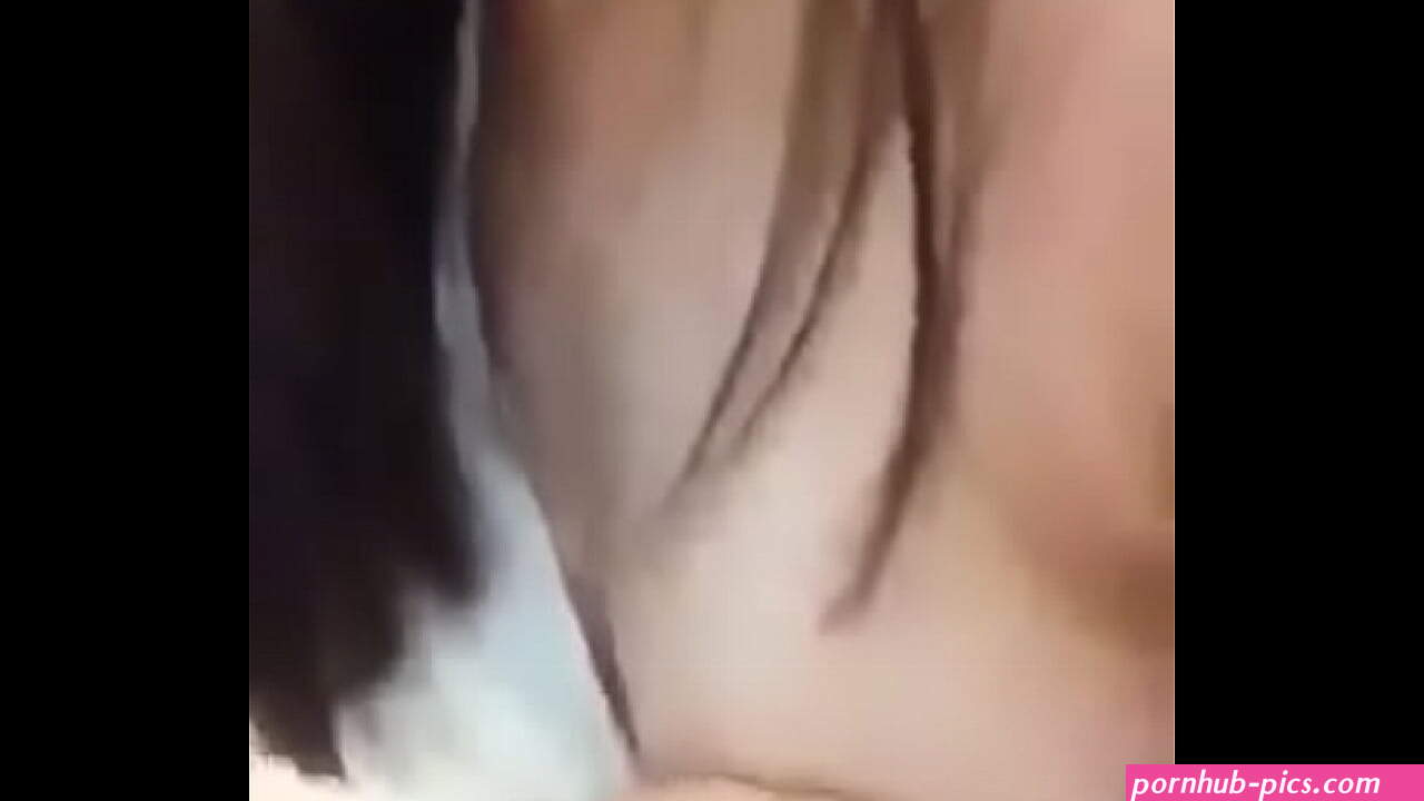 teen nipple slip