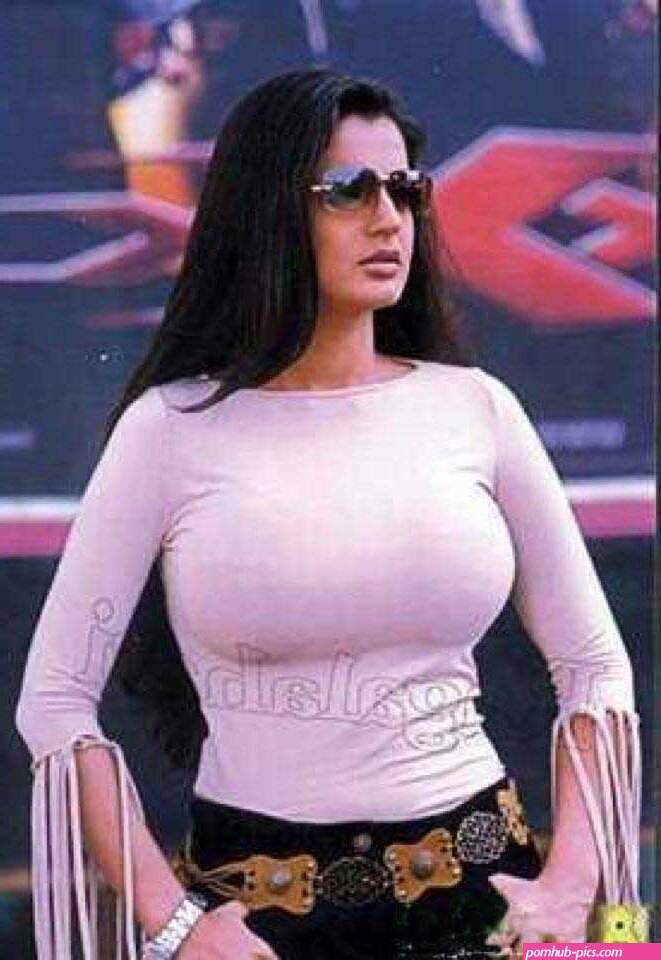 bollywood big tits pictures
