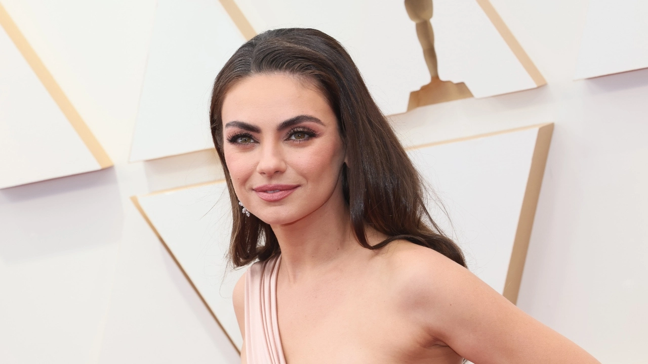 mila kunis lesbian porn