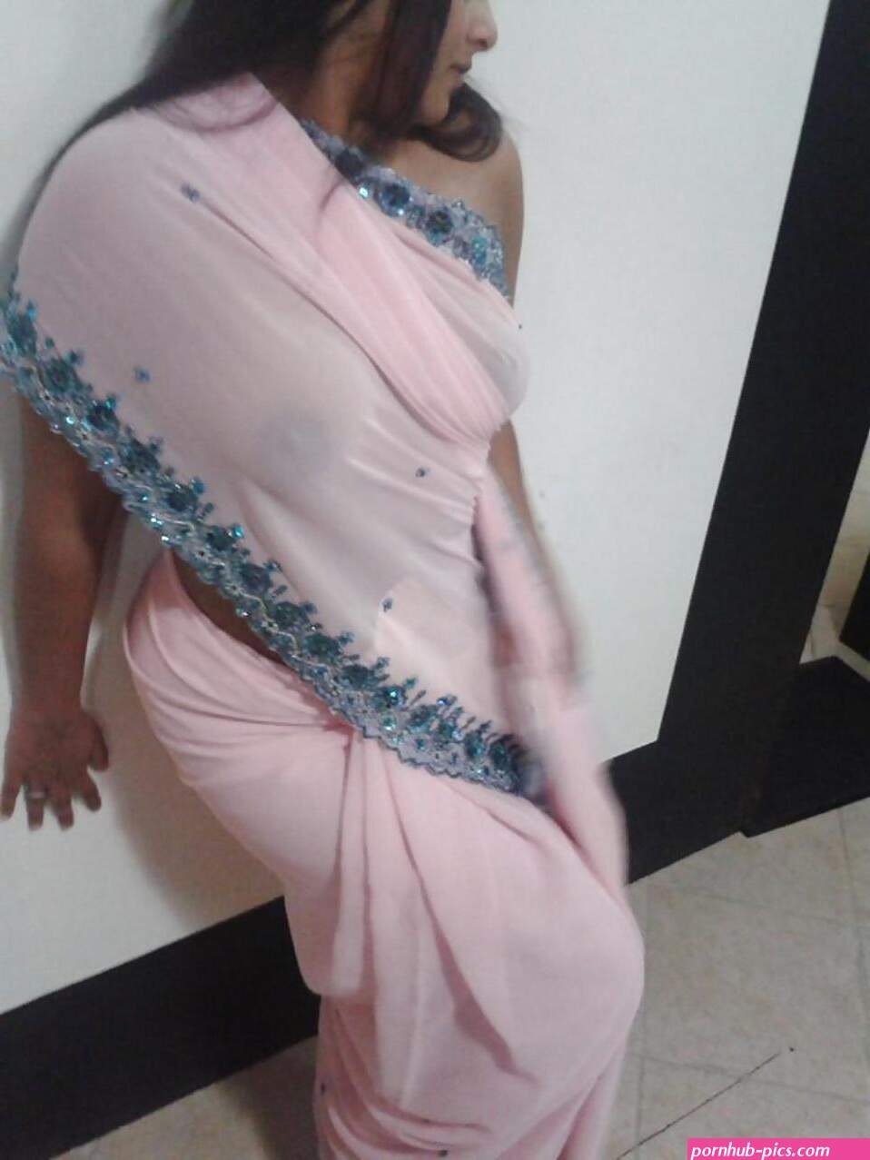 desi saree cleavage nipple