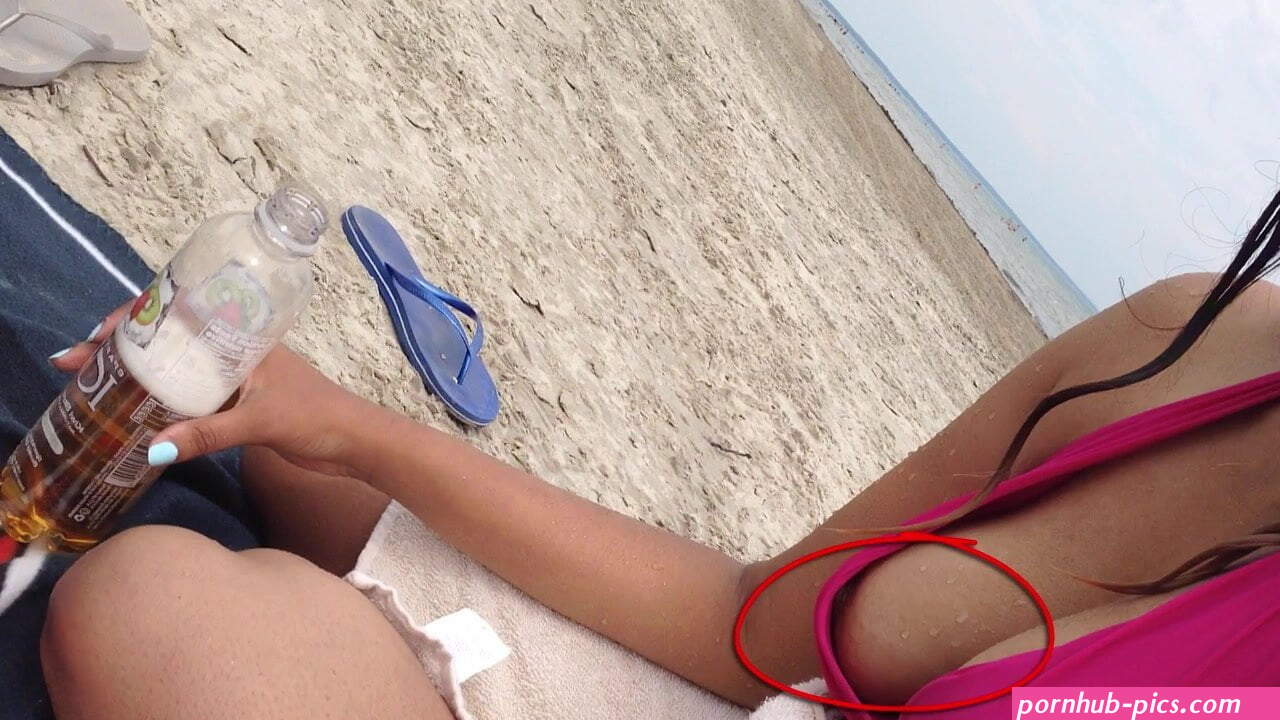hidden cam nipples and downblouse