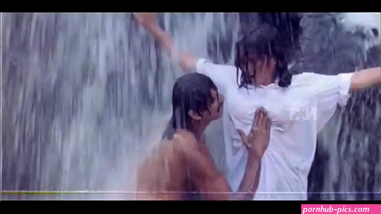 tamil actress nipple visible bath