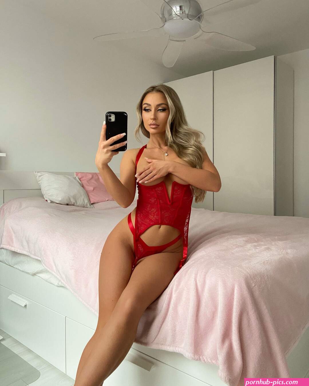holly valentine onlyfans