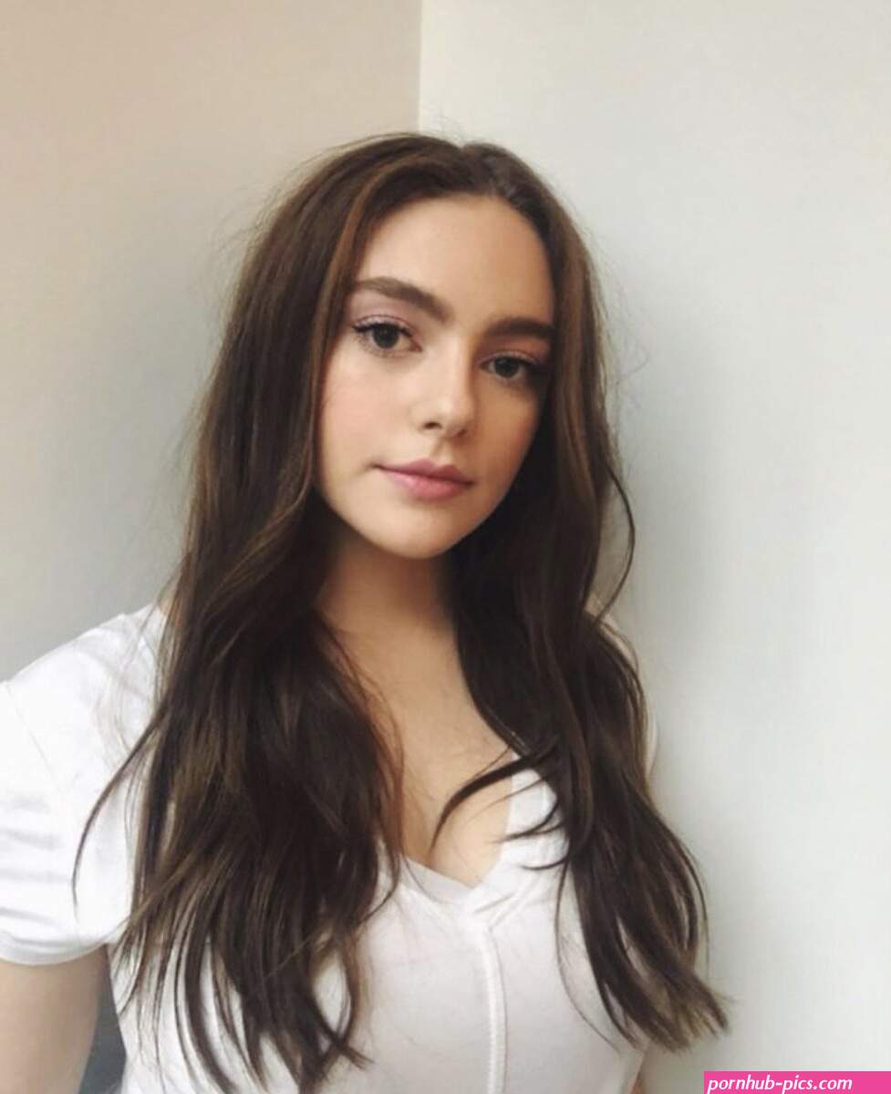 naked danielle rose russel