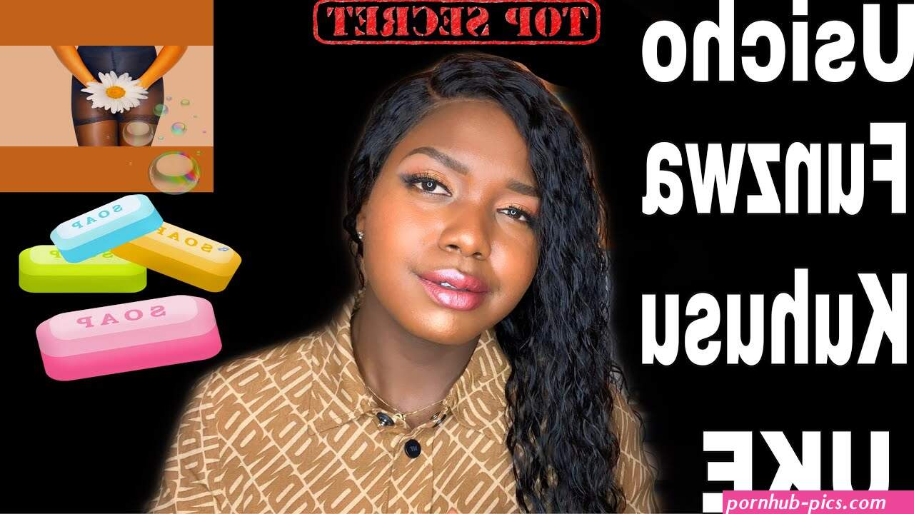 mwanamuke akiosha kuma yake