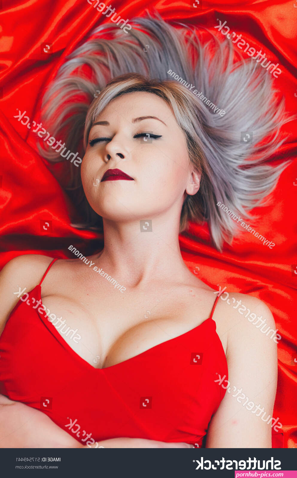 sleeping girls boobs pics