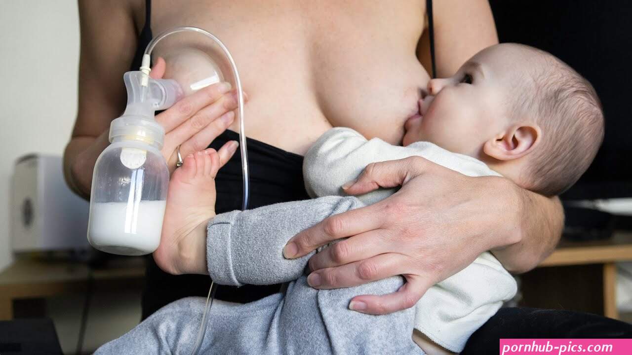 www.nakedwomen boobs droping milk from nipples photos