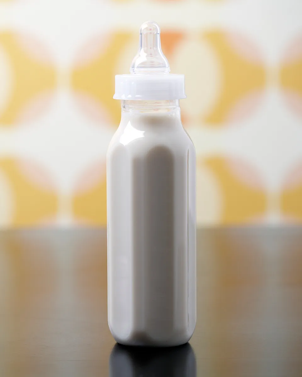 www.nakedwomen boobs droping milk from nipples photos