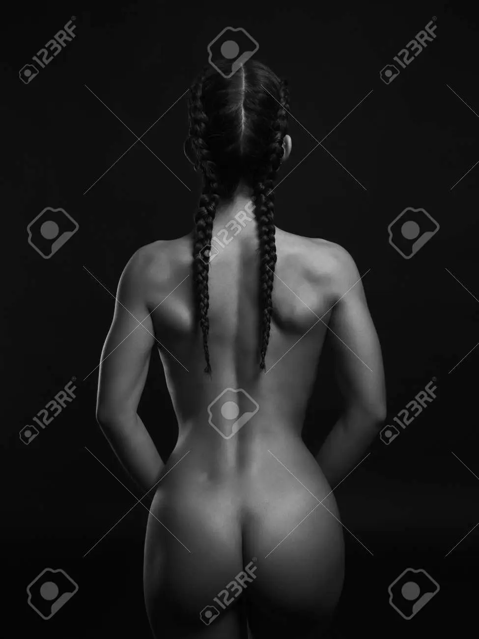free pictures of nude women sport