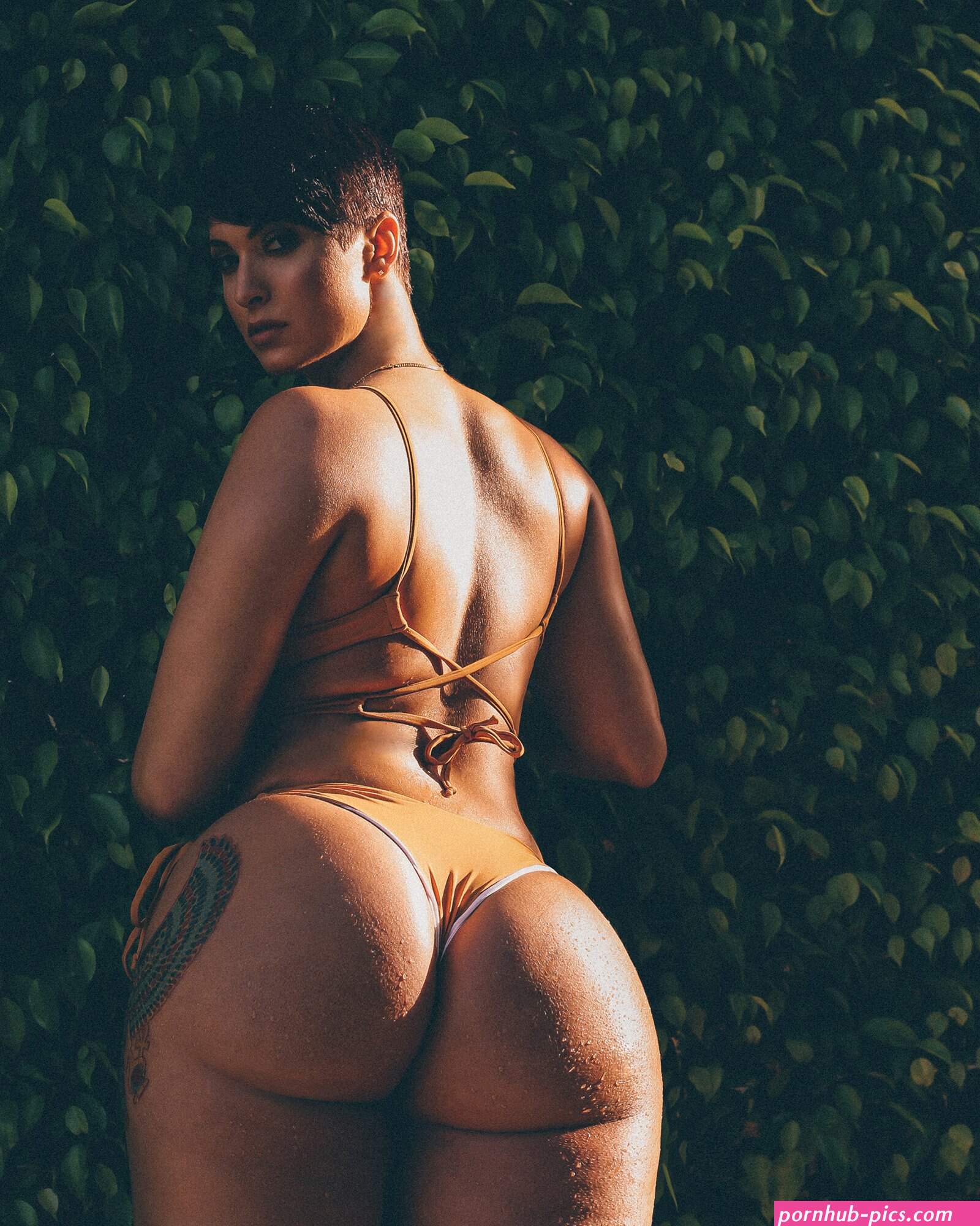 zahra elise nude pic