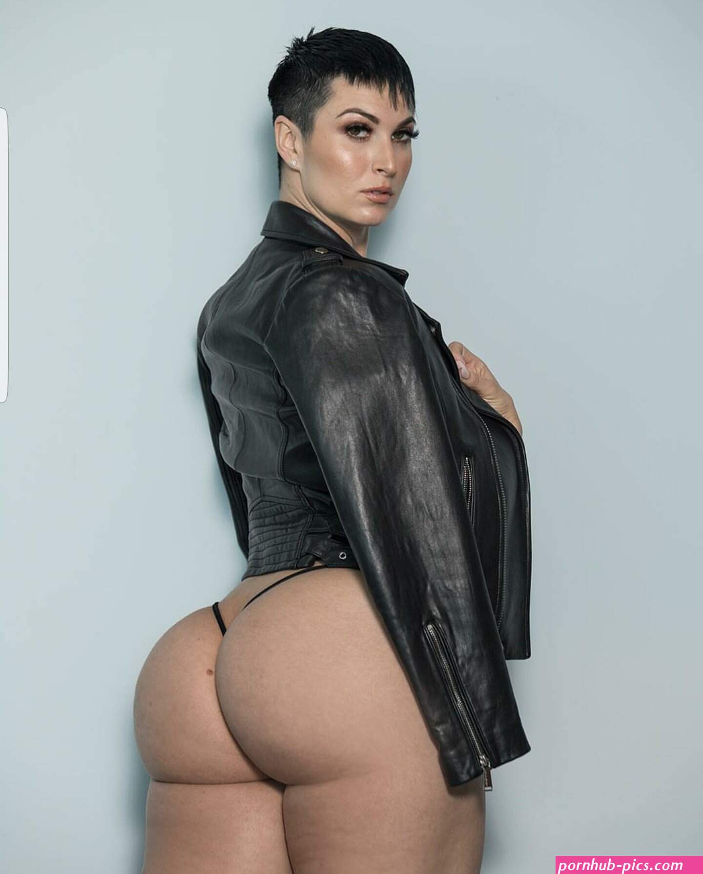 zahra elise nude pic