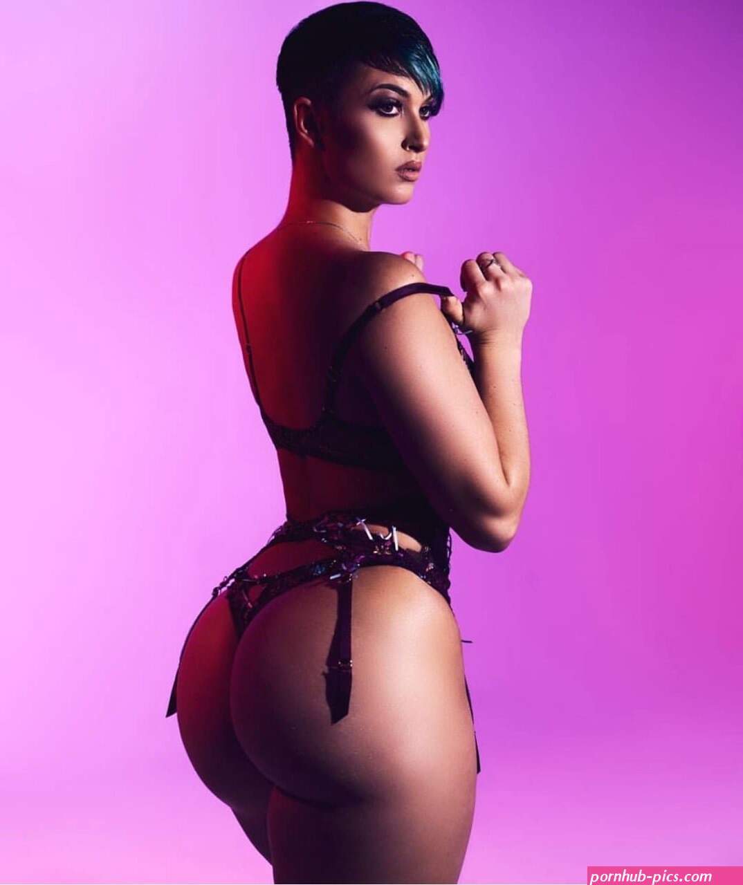 zahra elise nude pic