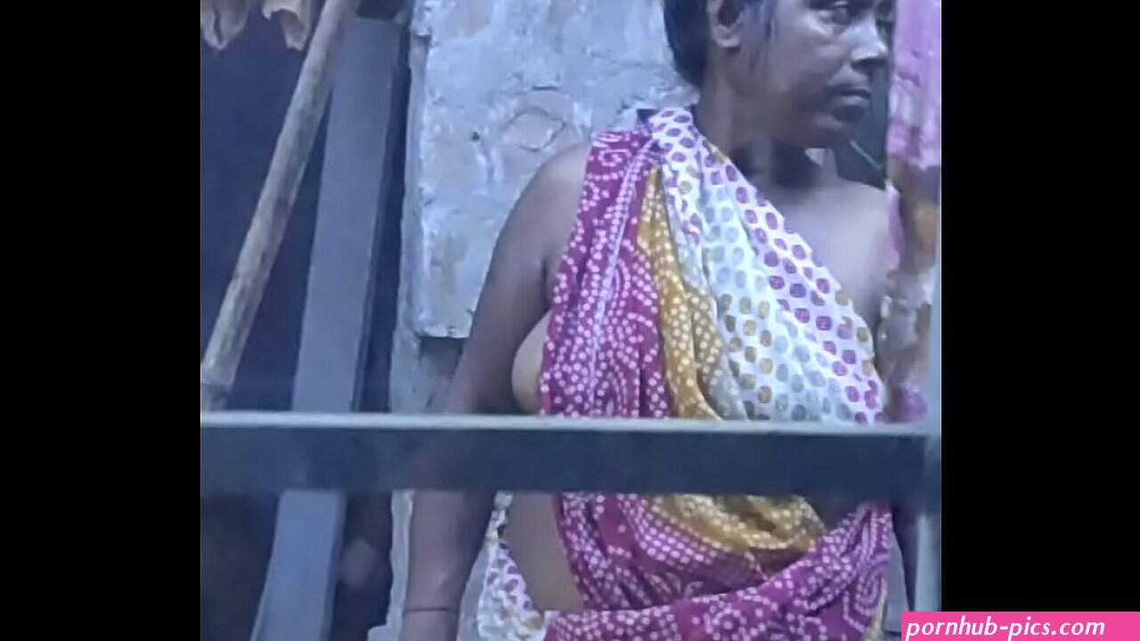 aunty.armpit.naked.