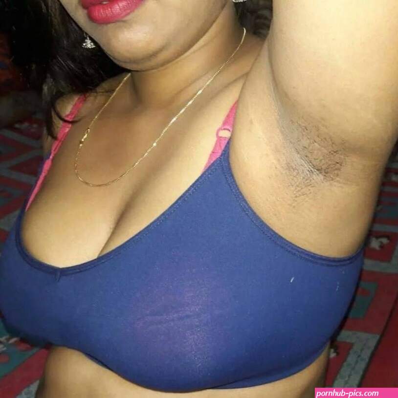 aunty.armpit.naked.