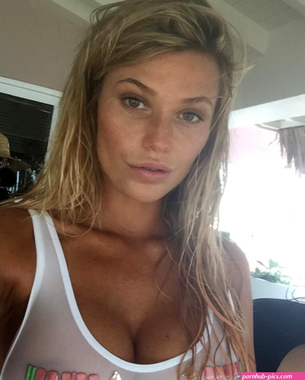 samantha hoopes nipple peek 1 photo