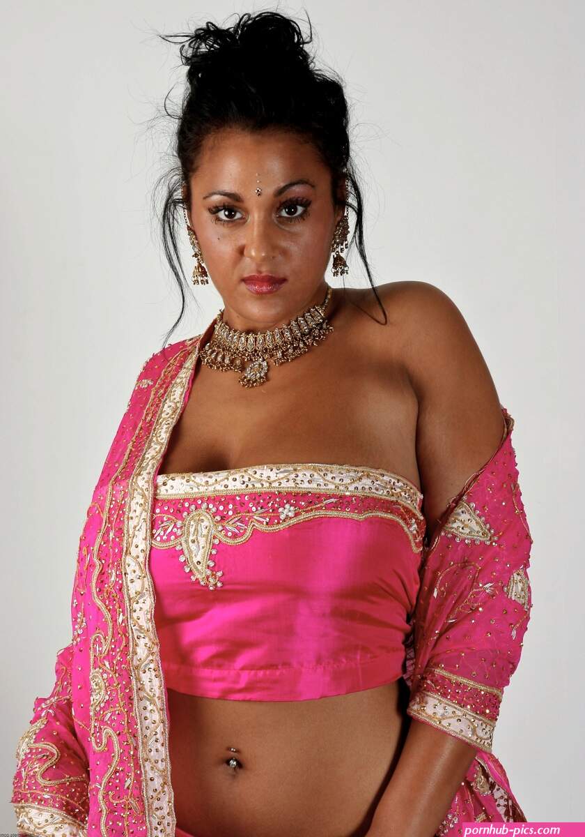 sexy boob in sari