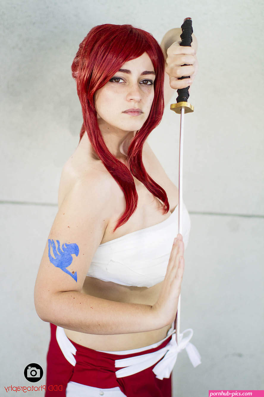 erza scarlet cosplay