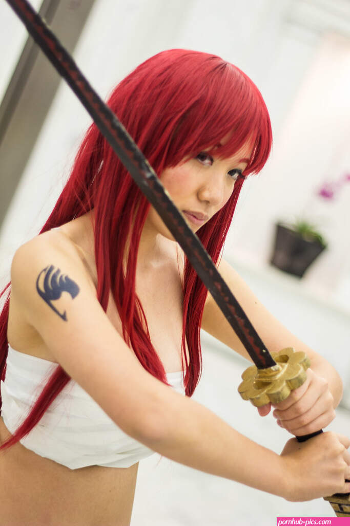 erza scarlet cosplay