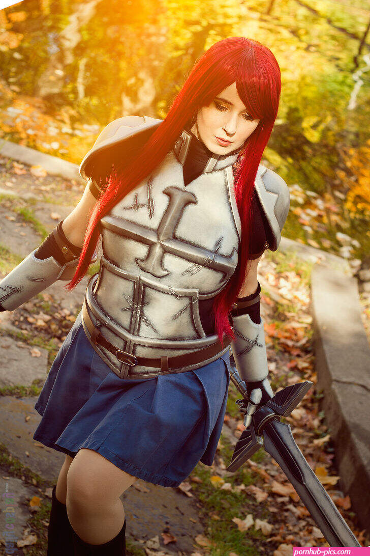 erza scarlet cosplay