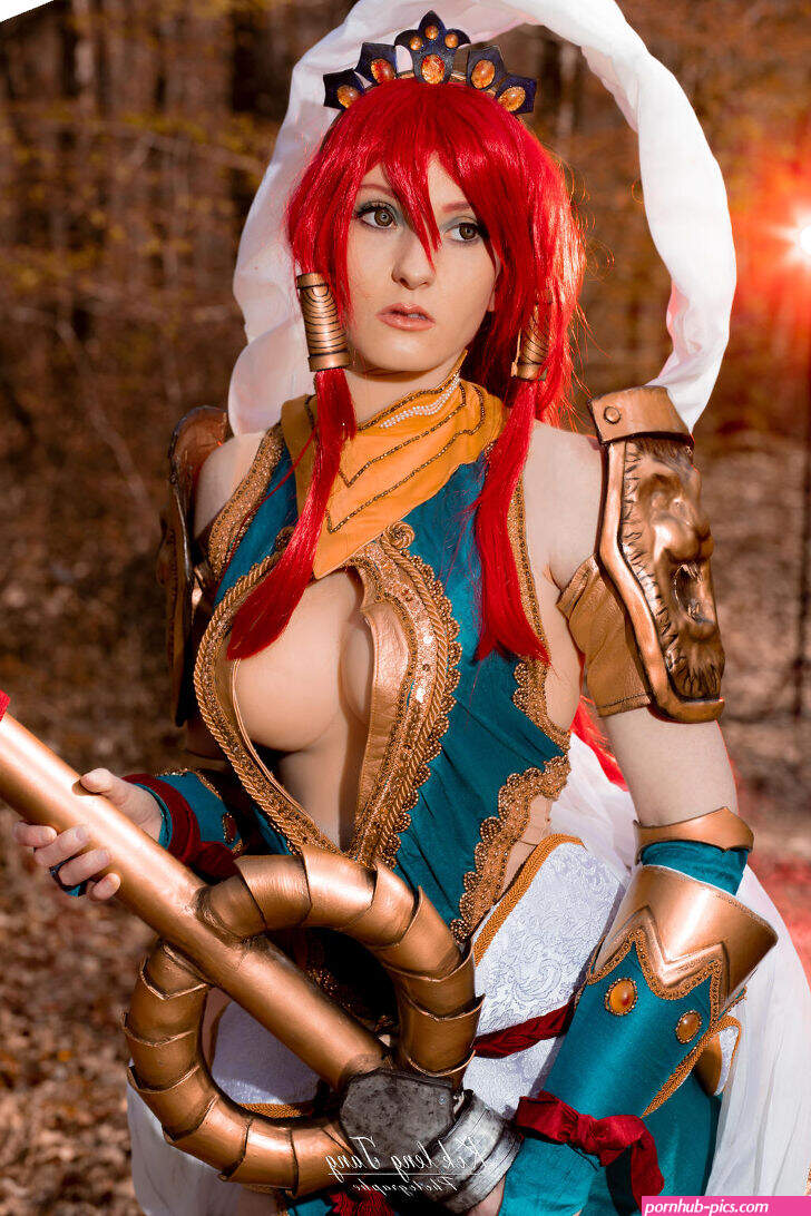 erza scarlet cosplay