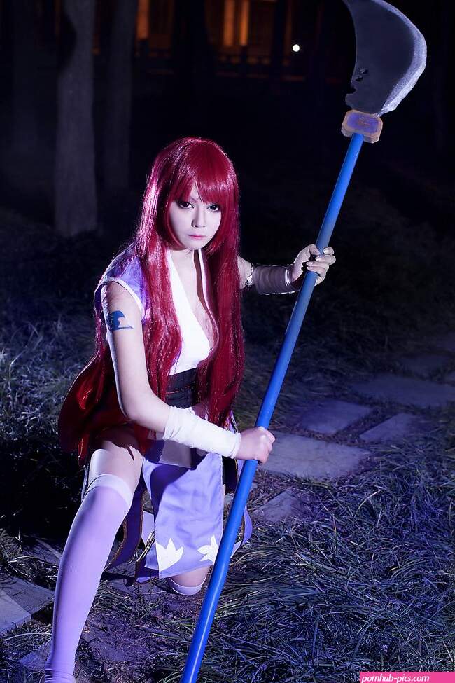 erza scarlet cosplay