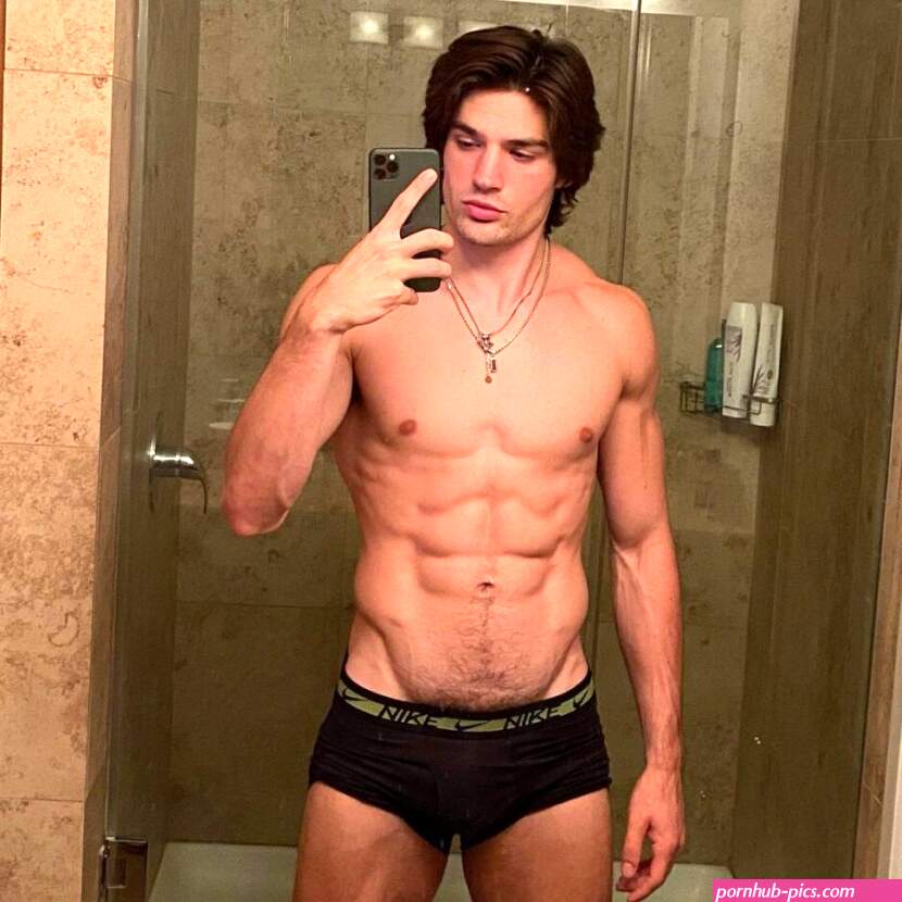 wyattcushman nude
