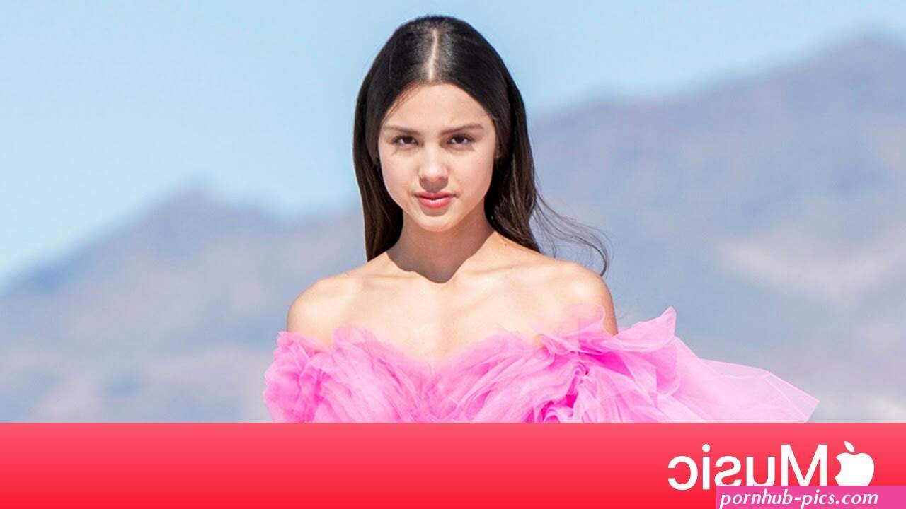 olivia rodrigo tits