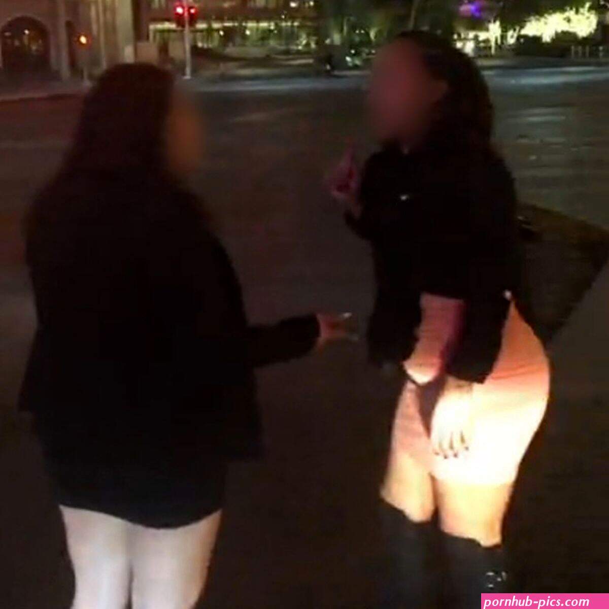 naked women fighting
