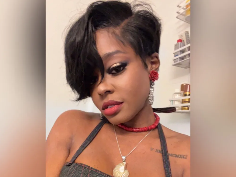 azelia banks tits
