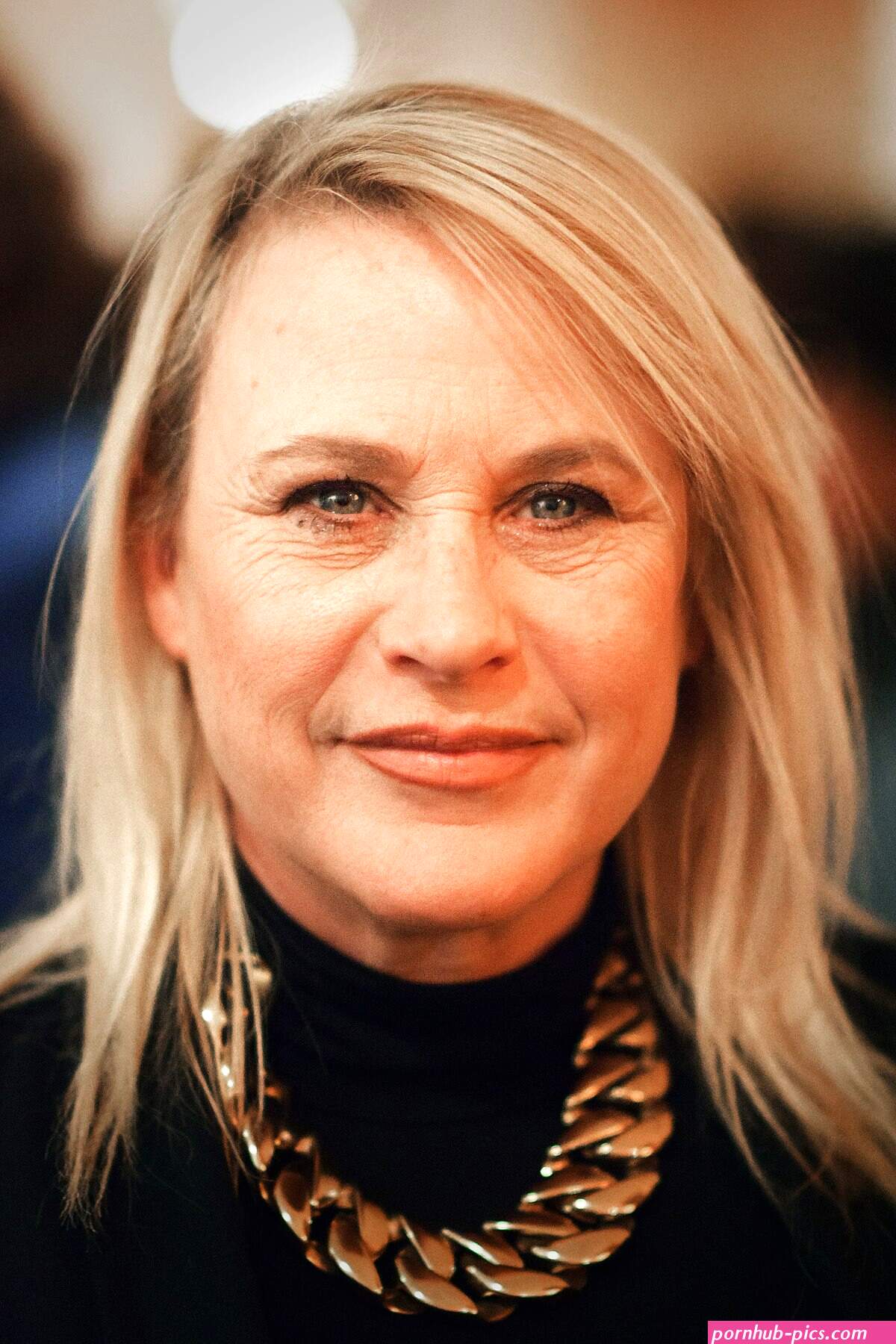patricia arquette boobs
