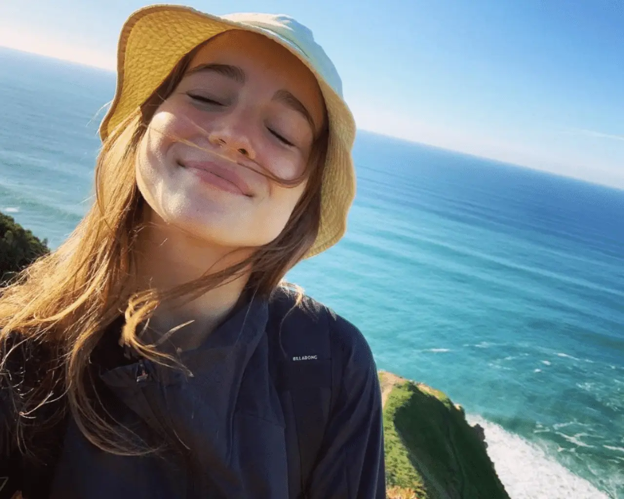alba baptista tits