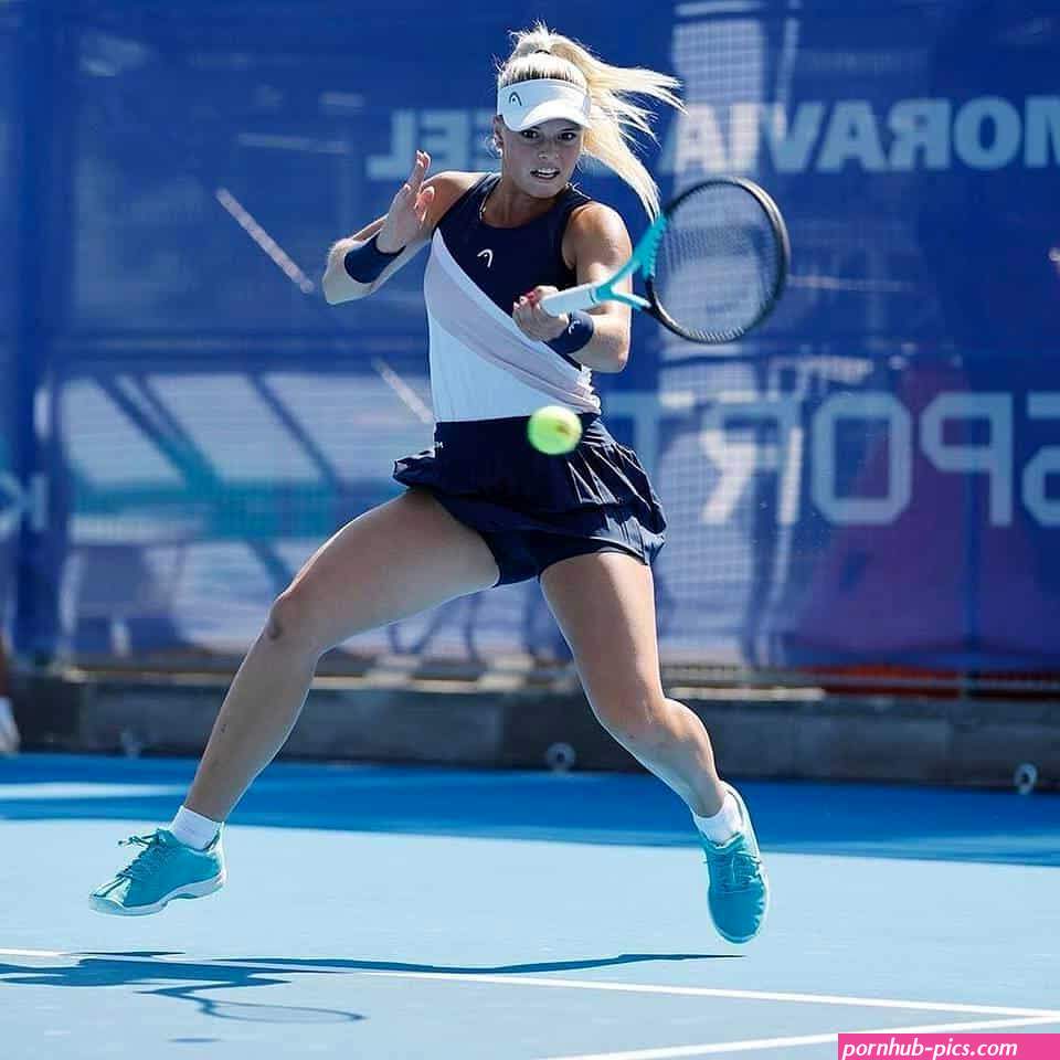 sharapova tits hot