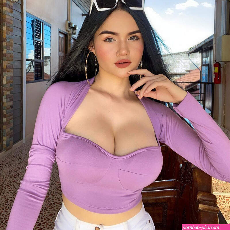 tits in tops