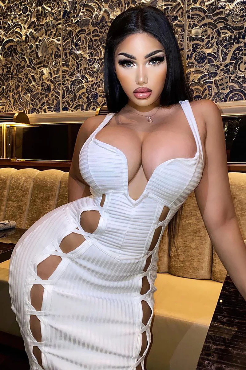 titties latina